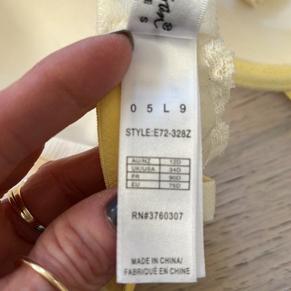 New Elle Macpherson intimates bra size 34 D Style: E72-328Z - Picture 4 of 5